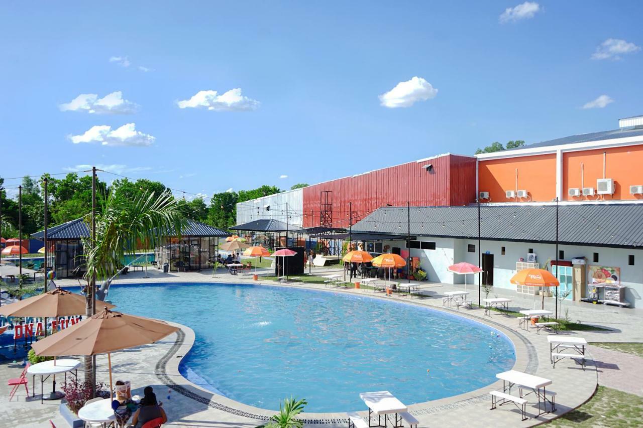 ดีเอ็นเอ ฟัน โซน เปกันบารู Hotel ภายนอก รูปภาพ