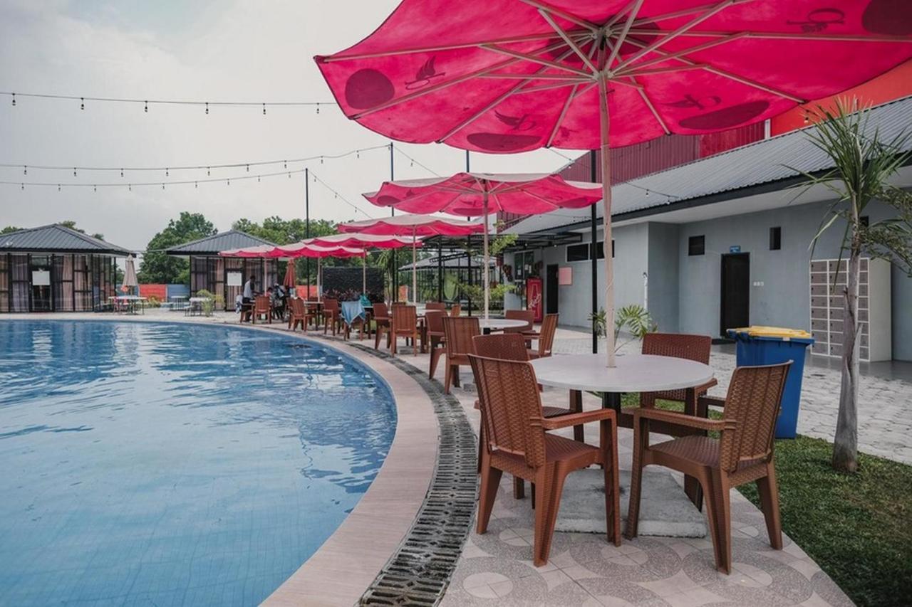 ดีเอ็นเอ ฟัน โซน เปกันบารู Hotel ภายนอก รูปภาพ
